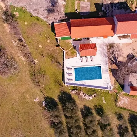 House Karaga Hébergement de vacances Ljubotic